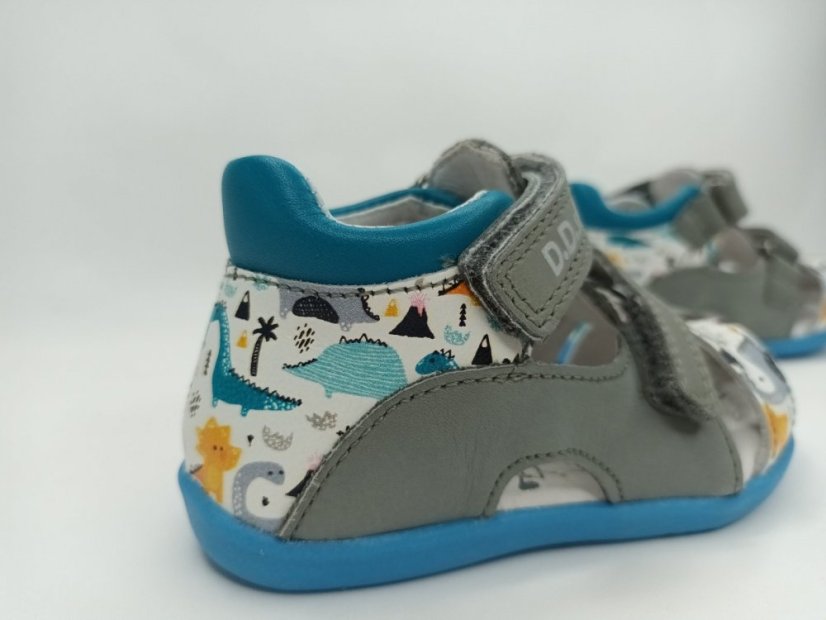 Chlapčenské kožené uzatvorené sandálky D.D.Step Grey dino